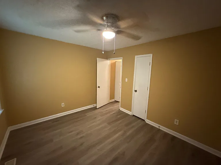 111 Fairhaven Ct — Photo 12