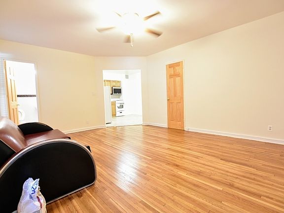 4th image of 31-23 47th St #1Z