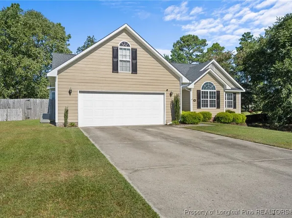 119 Dolphin Dr, Raeford, NC 28376