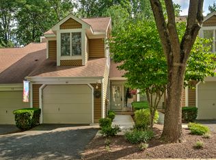 65 Stone Run Rd, Bedminster, NJ 07921