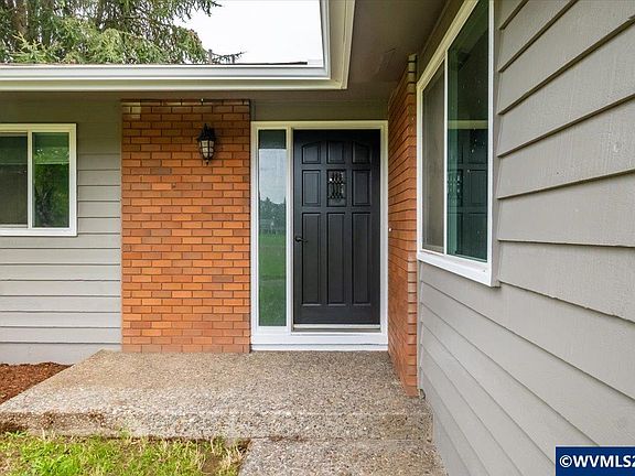 3rd image of 39129 Groshong Rd NE