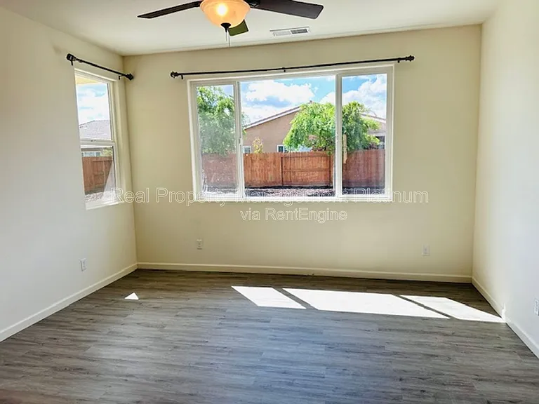7605 E Giavanna Ave — Photo 4