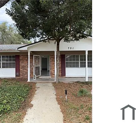701 Westwood Ln — Photo 1
