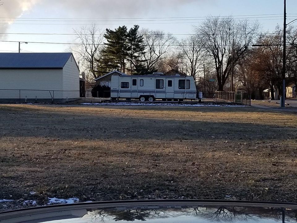 2nd image of 2400 E 24th St