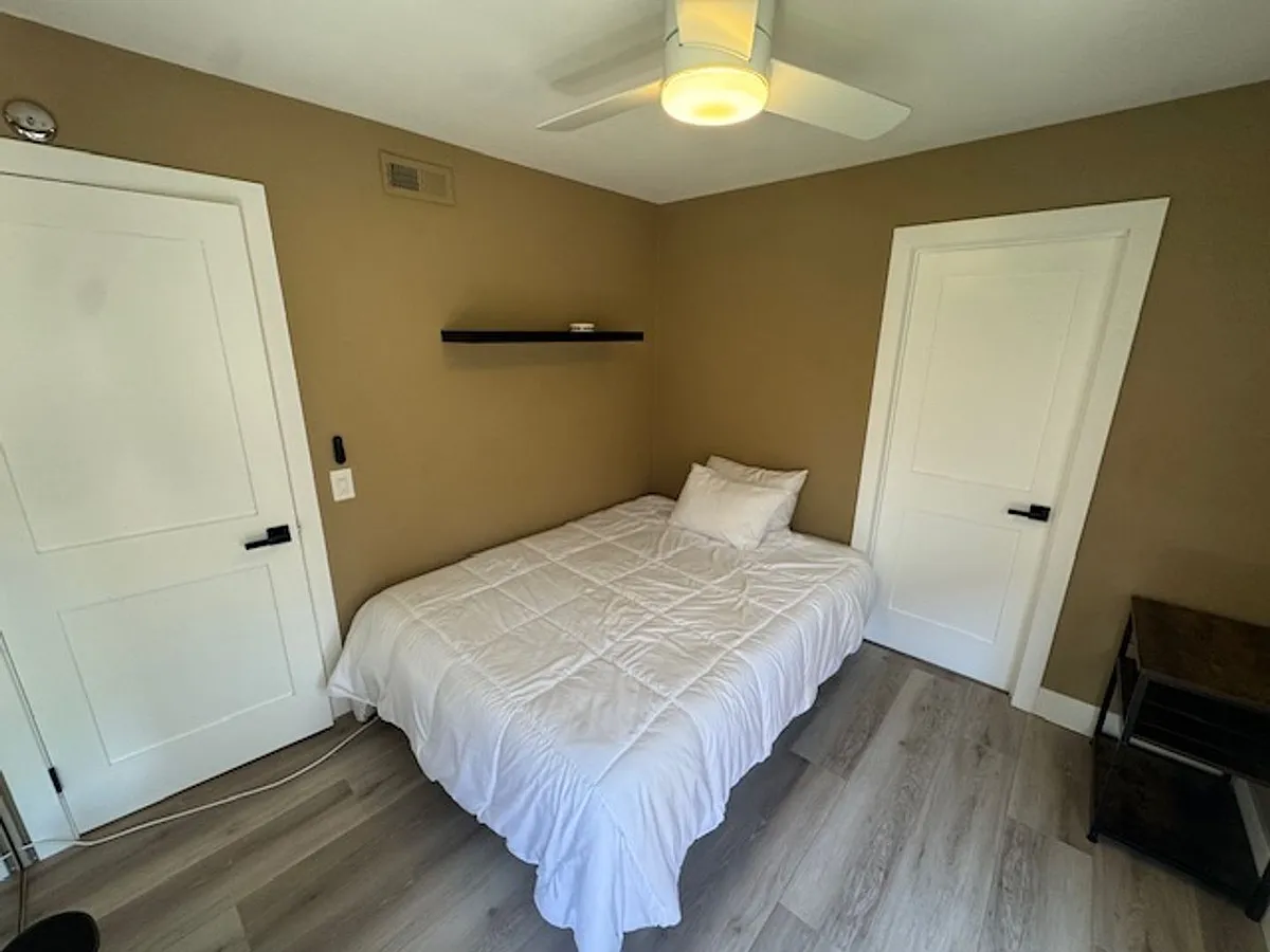 Building Photo - 1379 Serena Cir #3