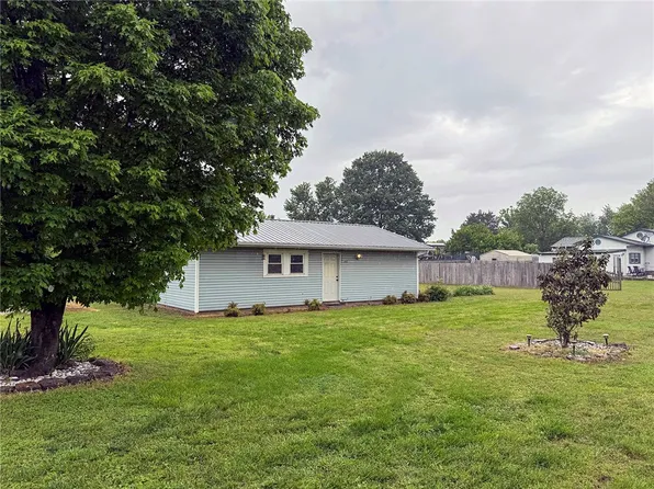 2920 N Oak St, Springdale, AR 72764