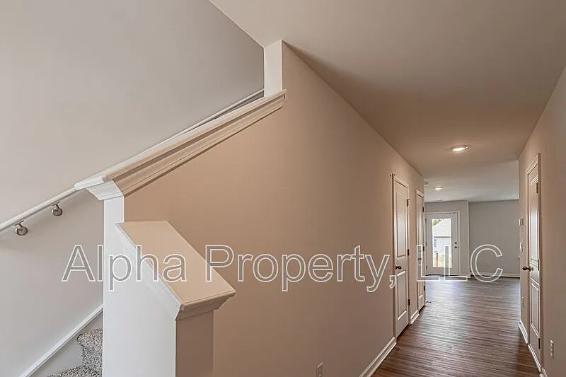 3 bed, 2.5 bath, 1416 sqft, $1,745 — Photo 2