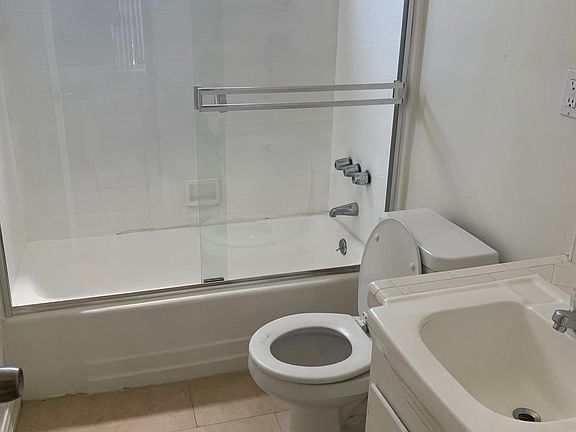 5th image of 1138 Euclid St #8