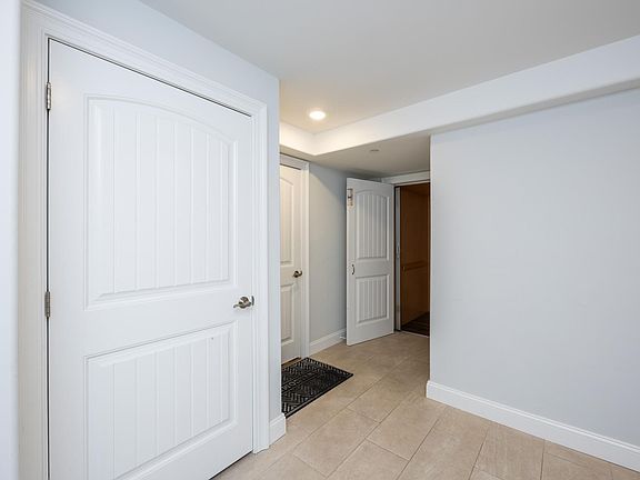 2nd image of 910 Ocean Ave #C