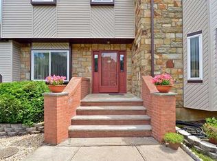 36 Ponderosa Ln, Old Bridge, NJ 08857