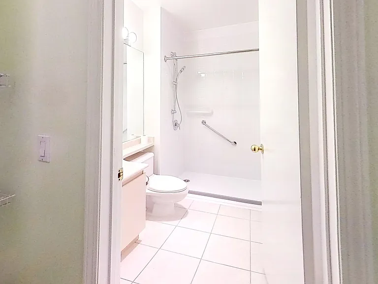 2668 Ash St #204 — Photo 7