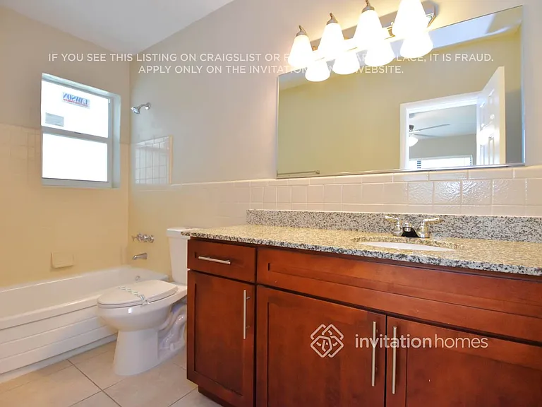 1748 NE 158th St — Photo 7