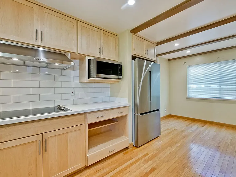 1084 Bluebird Ave — Photo 11
