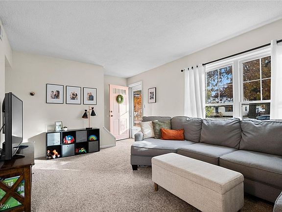 3rd image of 4312 W 191st St