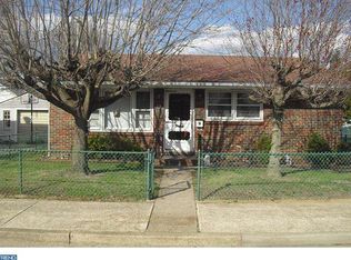 32 Delaware Ave, Pennsville, NJ 08070
