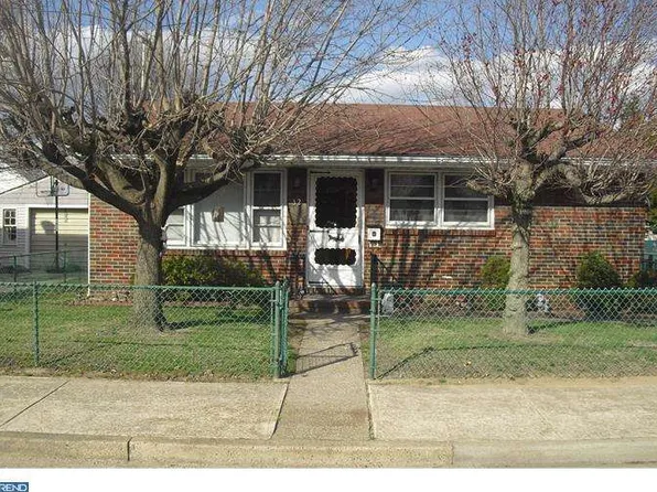 32 Delaware Ave, Pennsville, NJ 08070