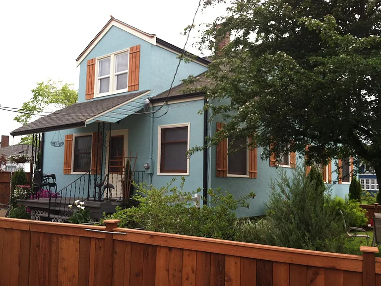 2732 Eldridge Ave — Photo 11