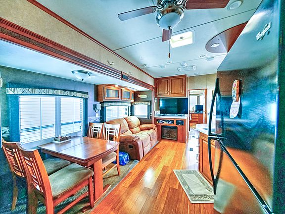 3rd image of 281 Seahorse Ln
