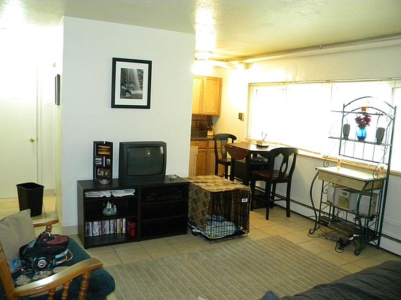 4th image of 815 8th St SE #4