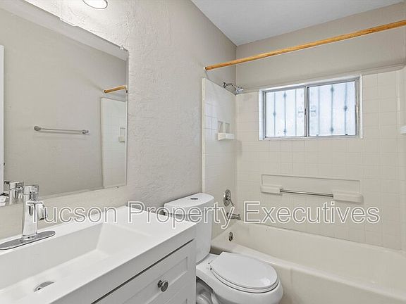 4th image of 3317 N Howard Ave