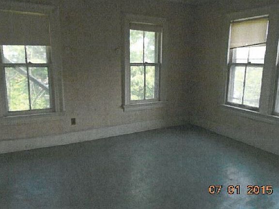 2nd image of 60 Abington Ave