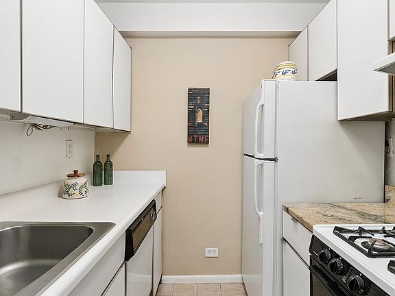 4th image of 225 E 57th St APT 9N