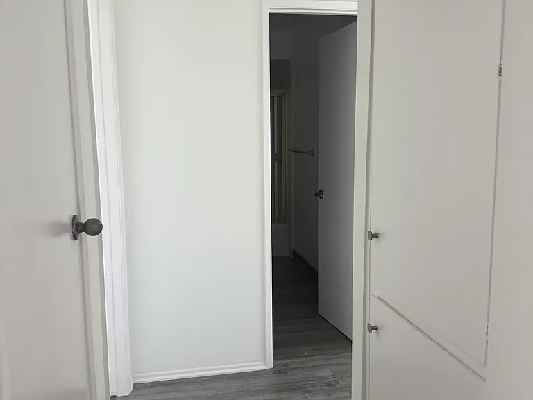 12540 Chandler Blvd #118 — Photo 8