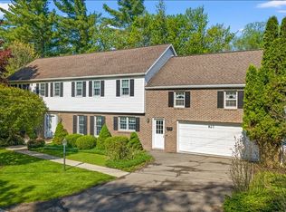 827 Skylane Ter, Endwell, NY 13760