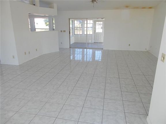 2nd image of 130 S 19th Cir SW