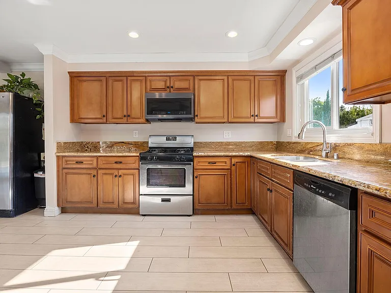 525 S Cardiff St — Photo 1