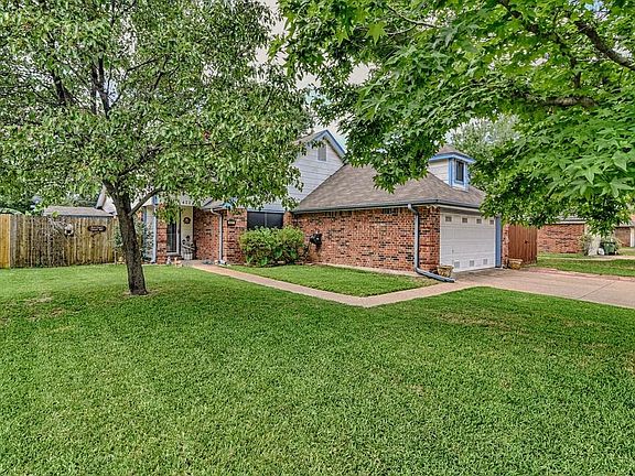 2nd image of 422 Red Coat Ln