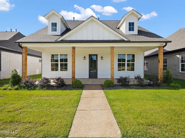 622 Bolivar Dr, Nesbit, MS 38651