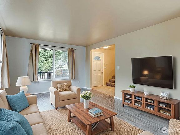 2nd image of 1292 Leahy Drive