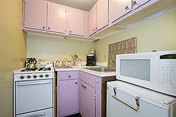 Sold by Douglas Elliman | media 23