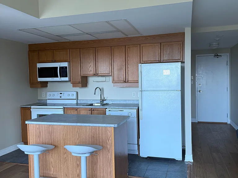 134 York St #805 — Photo 4