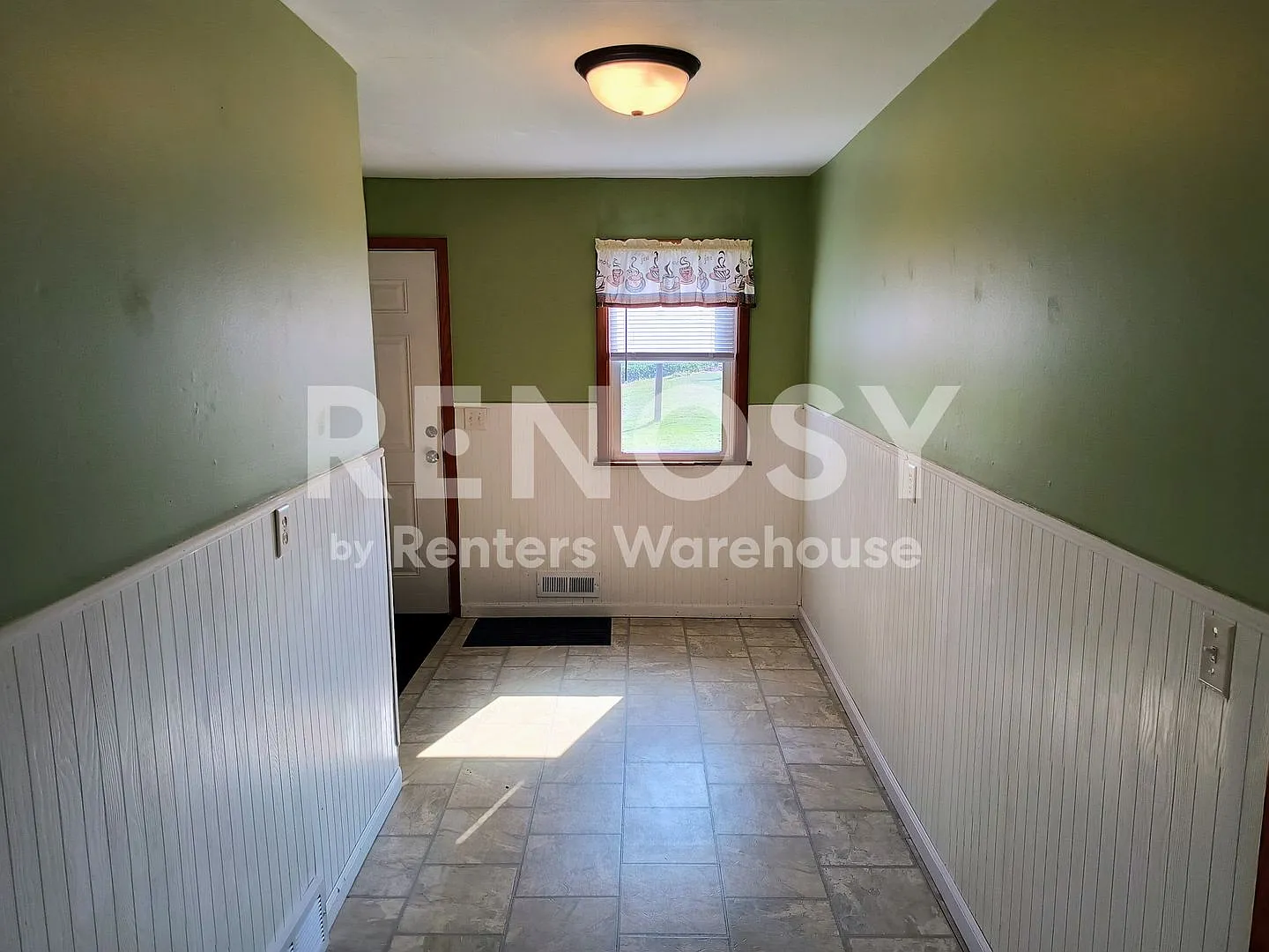Available Now 3 Bedroom 1 Bath Single Family Home in New Germany — Photo 2