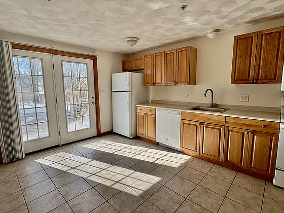 2nd image of 50 Rosewood Dr #50
