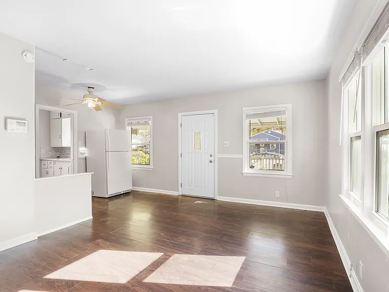 3532 Caroline Ave — Photo 4
