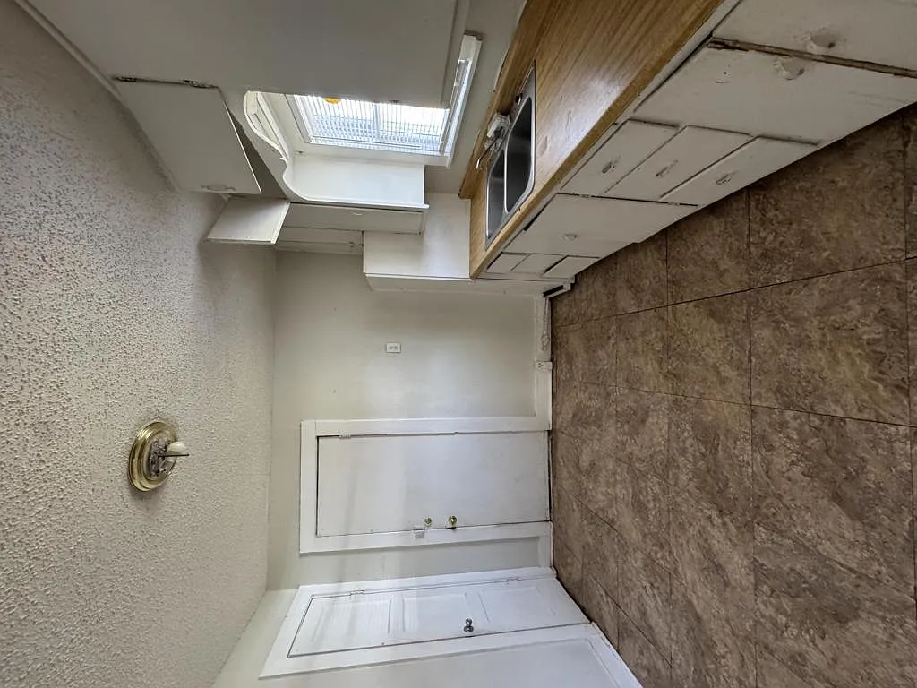 823 N Jackson St — Photo 2