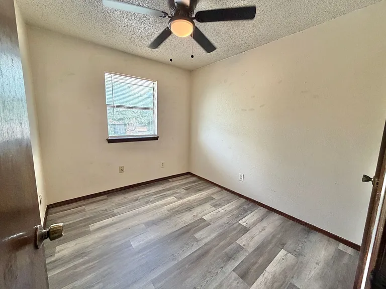 101 Se 42nd St (Fourplex) — Photo 16