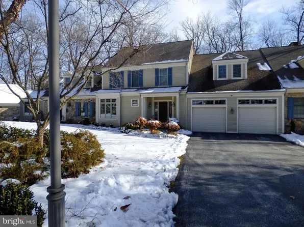 2135 Tall Oaks Ln, York, PA 17403