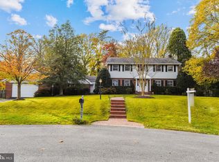 9004 Quintana Dr, Bethesda, MD 20817