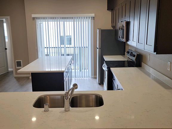 4th image of 2916 73rd Avenue Ct W