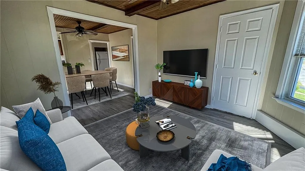 2 bed, 1.0 bath, 921 sqft, $1,999 — Photo 3