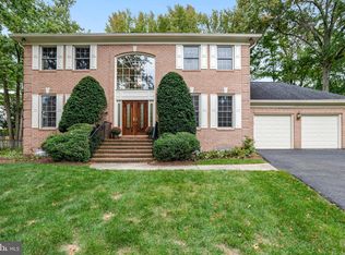 2757 Saint Elliott Ct, Alexandria, VA 22306