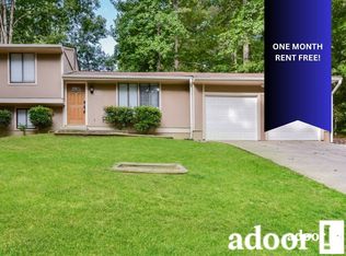 5765 Fieldstone Dr, Lithonia, GA