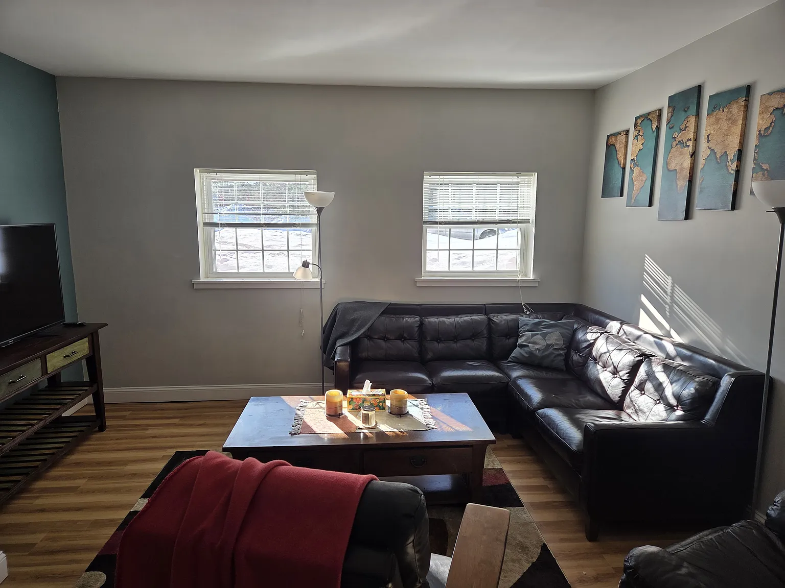 820 Lafayette Rd — Photo 2