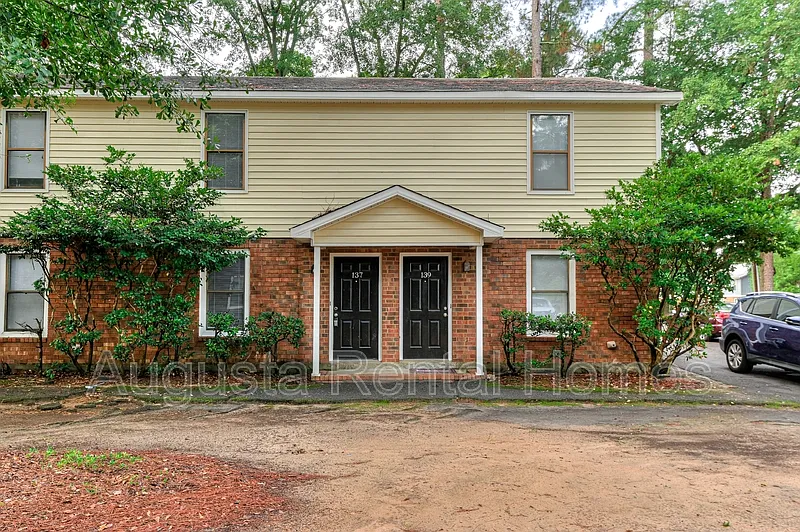 137 Chalet North Ct