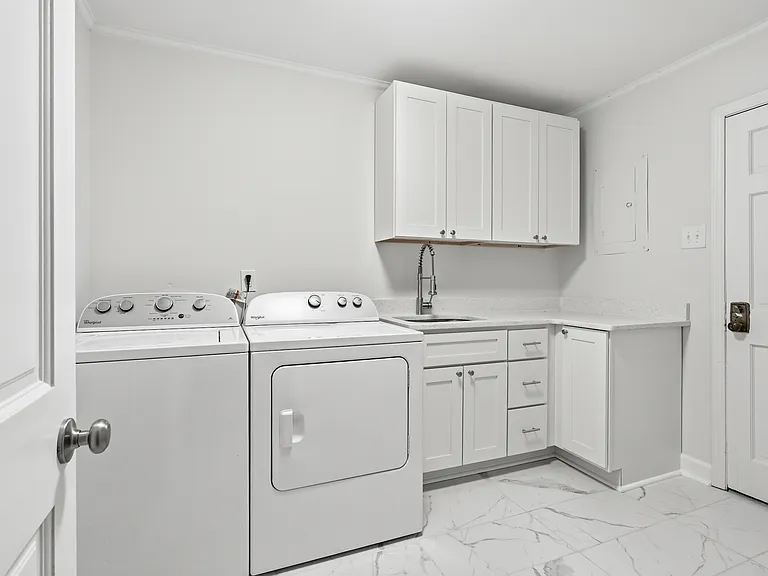 1504 Homestead Rd — Photo 25