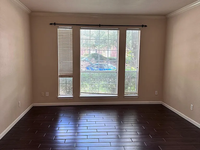 9702 Windy Hollow Dr — Photo 6